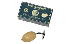 Lade das Bild in den Galerie-Viewer, Marseiller Olivenölseife mit Wandhalterung aus Messing - 290g