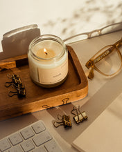 Lade das Bild in den Galerie-Viewer, Aromakerze Woods