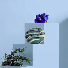 Lade das Bild in den Galerie-Viewer, Stone Soap - Butterfly Pea - Seife