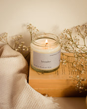 Lade das Bild in den Galerie-Viewer, Aromakerze Lavender
