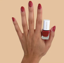 Lade das Bild in den Galerie-Viewer, Nail Polish Fearless - Karminrot, 5ml
