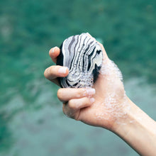 Lade das Bild in den Galerie-Viewer, Stone Soap - Coconut Charcoal - Seife
