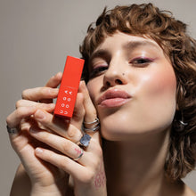 Lade das Bild in den Galerie-Viewer, UOGA UOGA Matchaberry Lip Balm
