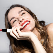 Lade das Bild in den Galerie-Viewer, UOGA UOGA Lipstick - Charmberry
